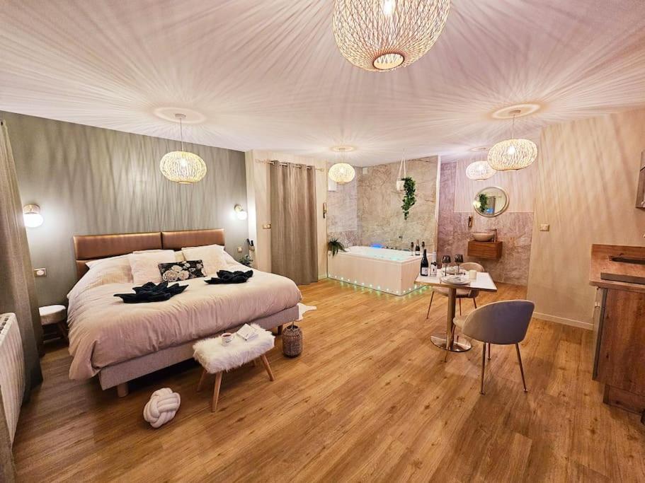 Apartment La Parenthese - Votre Cocon Au Centre D'oyonnax *